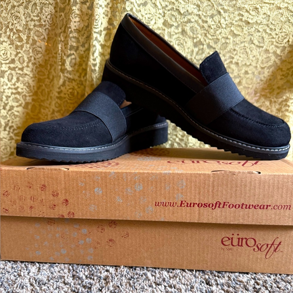 EuroSoft by Sofft Black Suede Loafers Size 7, NIB